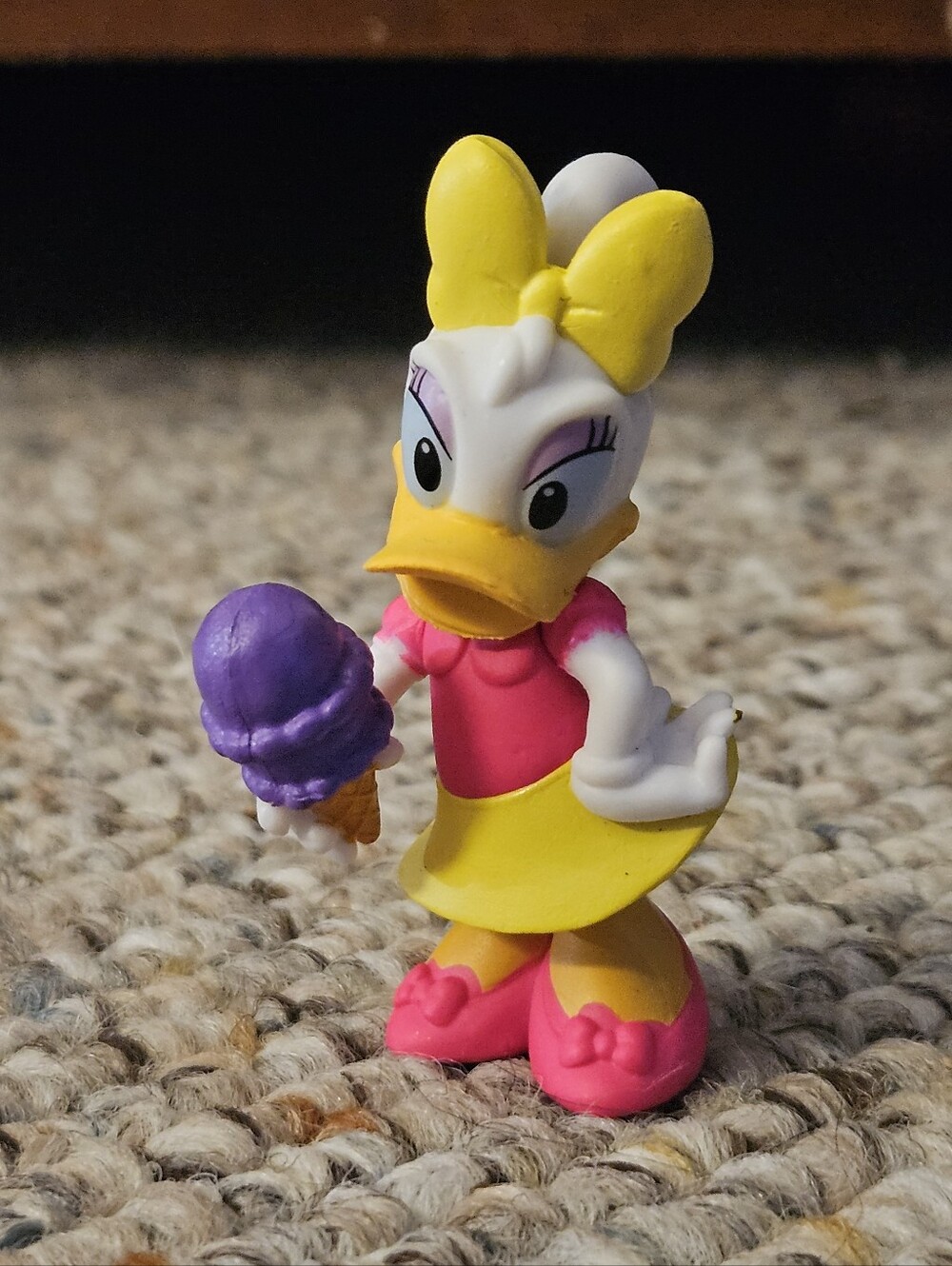Disney Daisy Duck With Purple Ice Cream Figure
